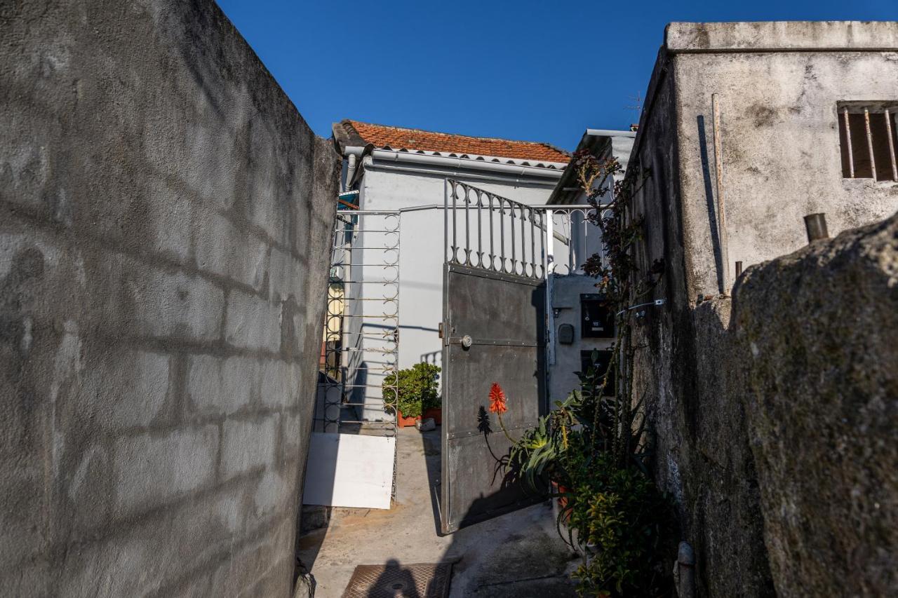 דירות פורטו House On A Rustic Island At Campanha Trainstation מראה חיצוני תמונה